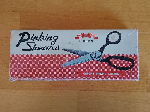Pinking shears - pinking,