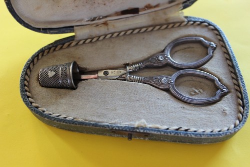 Antik damen etui mit schere - antik,